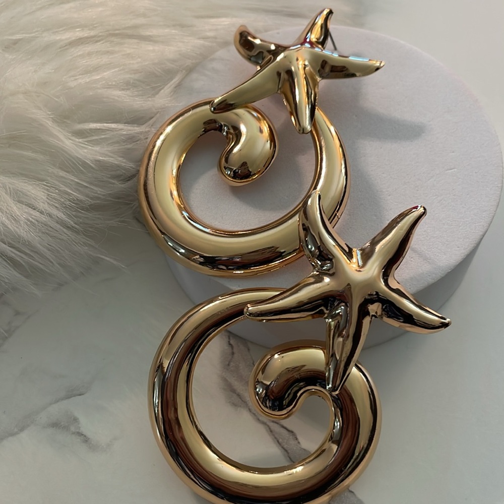Gold Starfish Hoop Earrings - Picture 11 of 12